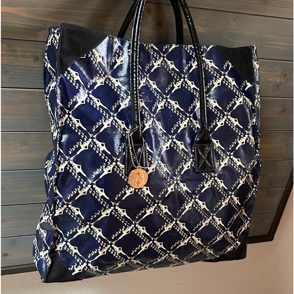 Izak Large Coated Tote Travel Bag